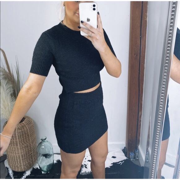 NWT Rylee Anns M/L short sleeve super soft black knit dress with middle cutout - Picture 5 of 12